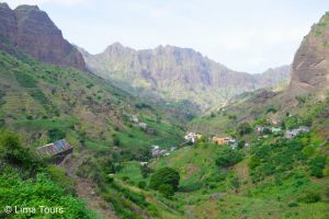 LAGOA TO CAIBROS SANTO ANTAO CAPE VERDE TREKKING TOURS (8)